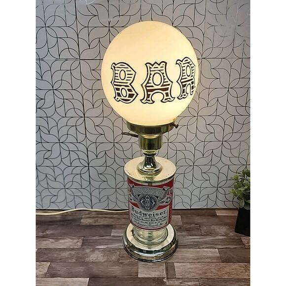 Vtg 70s Breweriana Budweiser Metal and Glass Table Lamp with Beautiful Bar Globe - Picture 1 of 6